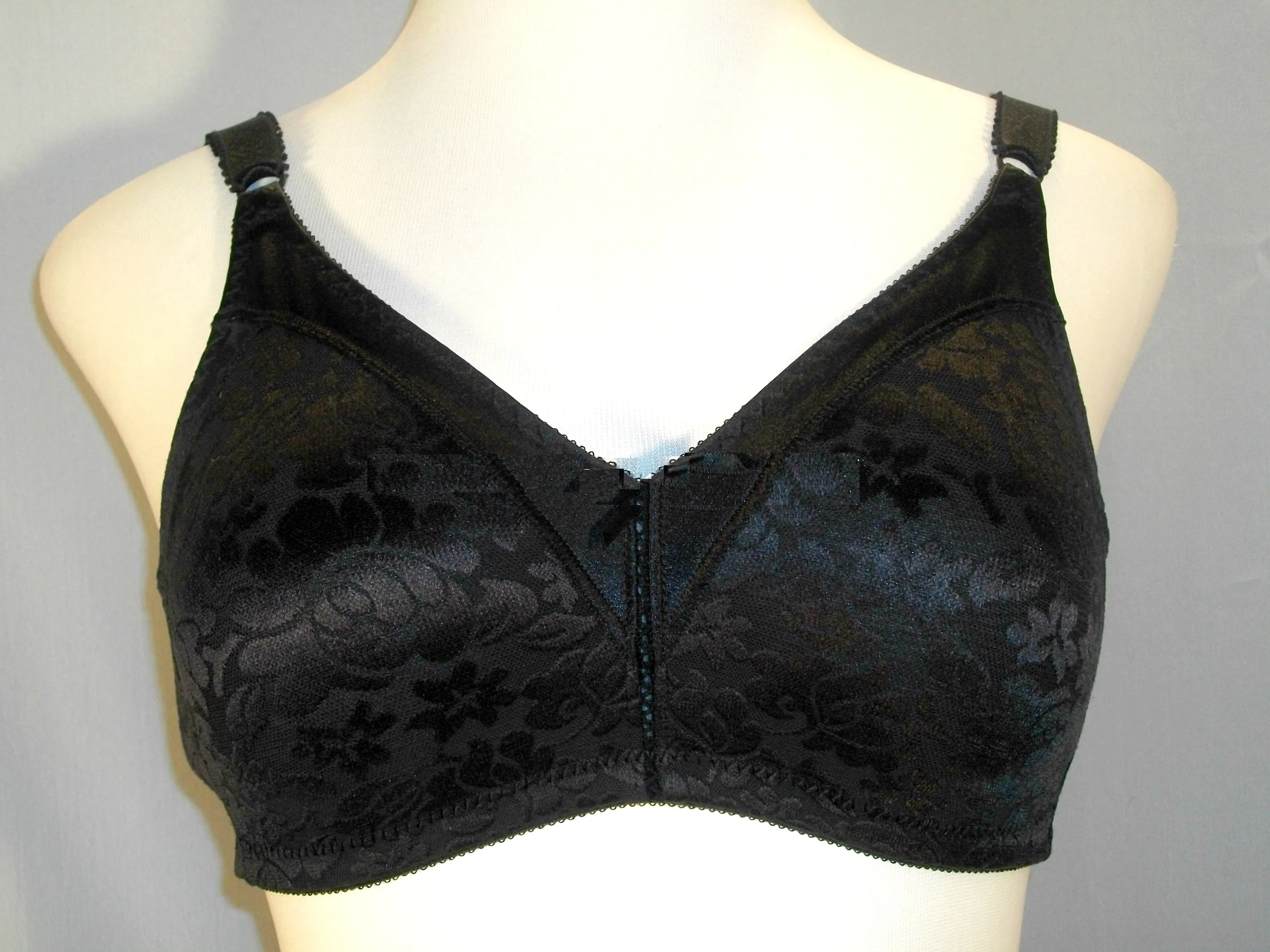 Bali 3372 Double Support Spa Closure Wire Free Bra 38B Black